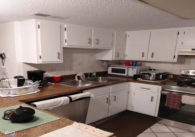 3rd image of 1632 Queensbridge Sq #5, Indianapolis, IN 46219 | MLS# 22121024