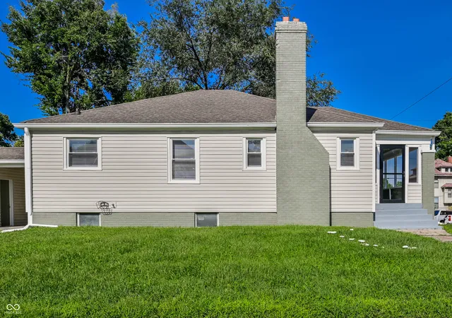 Photo 2 of Single family home for sale at 2630 Highland Pl, Indianapolis, IN 46208 | MLS# 22121031 | Listing updated on 2026-08-22