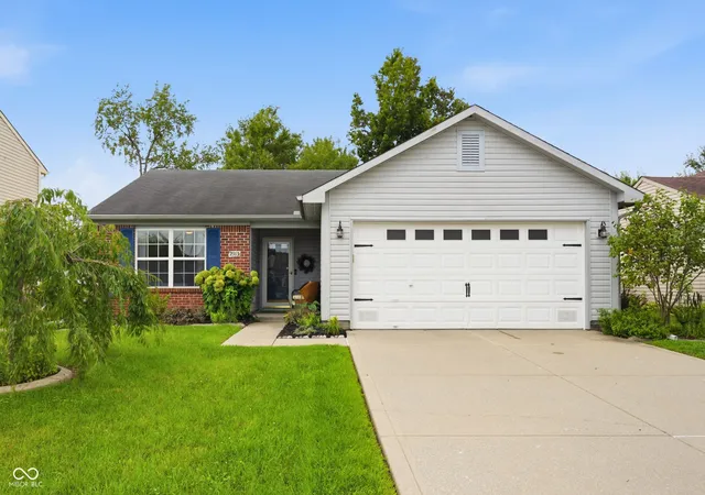 Photo 1 of Sale Pending at 2915 Driving Wind Way, Indianapolis, IN 46268 | MLS# 22121042 | Listing updated on 2026-09-29