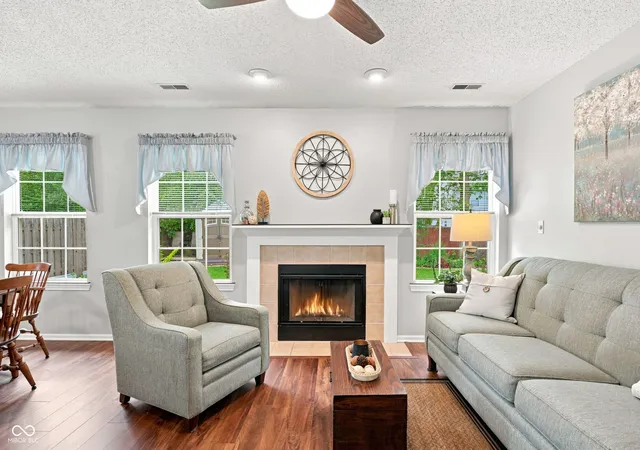 Photo 4 of Sale Pending at 2915 Driving Wind Way, Indianapolis, IN 46268 | MLS# 22121042 | Listing updated on 2026-09-29
