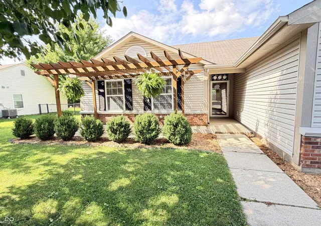 2nd image of 401 E New York St, Fortville, IN 46040 | MLS# 22121045