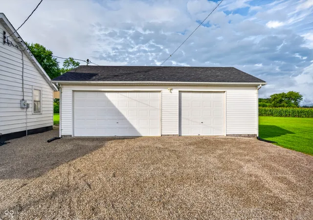 4th image of 5365 E State St E, Columbus, IN 47201 | MLS# 22121048