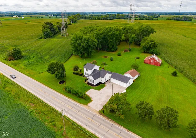 5th image of 5365 E State St E, Columbus, IN 47201 | MLS# 22121048