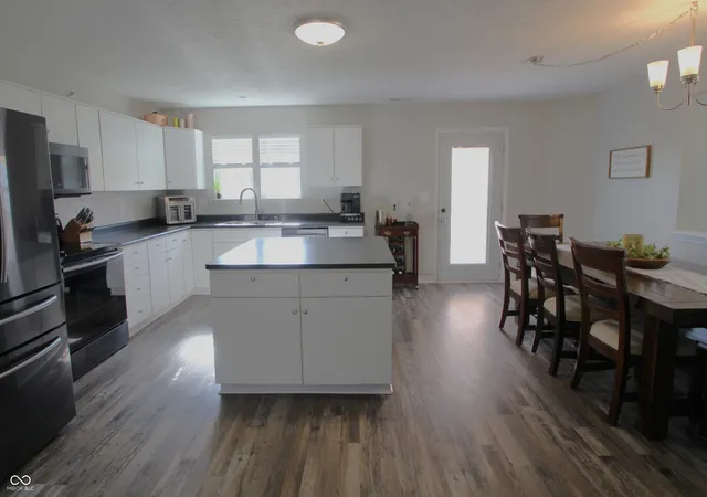 Photo 3 of Sale Pending at 4154 Taunton Ct, Plainfield, IN 46168 | MLS# 22121060 | Listing updated on 2026-10-04