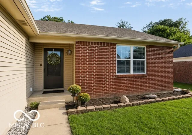 Photo 3 of Sale Pending at 342 Chestnut St, Danville, IN 46122 | MLS# 22121062 | Listing updated on 2026-09-03