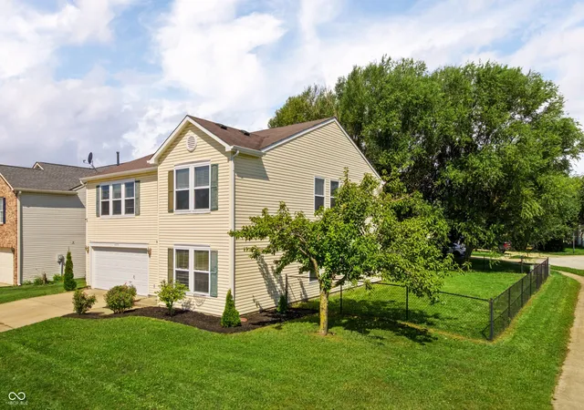 3rd image of 2272 Westmere Dr, Plainfield, IN 46168 | MLS# 22121065
