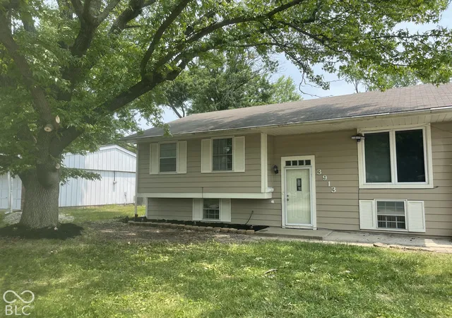 Photo 1 of Single family home for sale at 3913 Eisenhower Dr, Indianapolis, IN 46254 | MLS# 22121068 | Listing updated on 2026-10-03