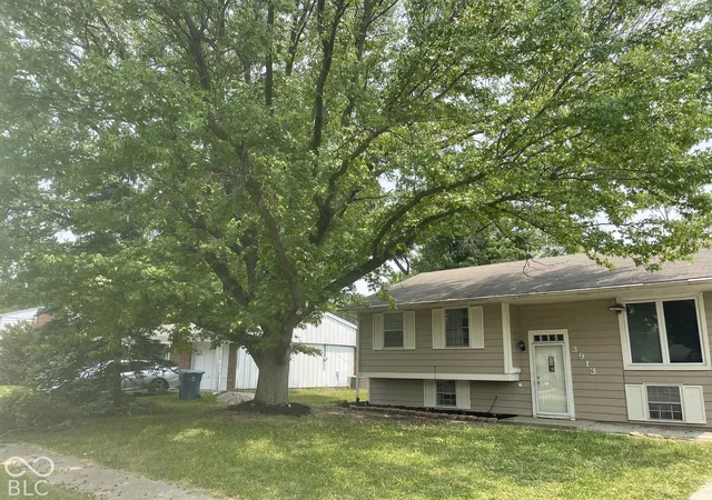 Photo 2 of Single family home for sale at 3913 Eisenhower Dr, Indianapolis, IN 46254 | MLS# 22121068 | Listing updated on 2026-10-03