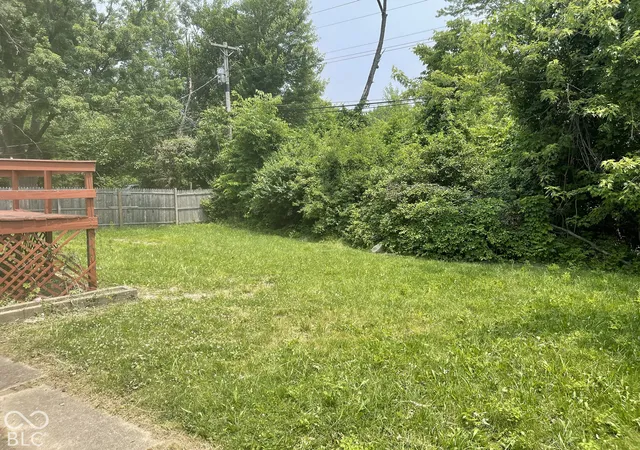 Photo 3 of Single family home for sale at 3913 Eisenhower Dr, Indianapolis, IN 46254 | MLS# 22121068 | Listing updated on 2026-10-03