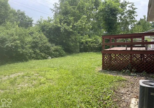 Photo 4 of Single family home for sale at 3913 Eisenhower Dr, Indianapolis, IN 46254 | MLS# 22121068 | Listing updated on 2026-10-03