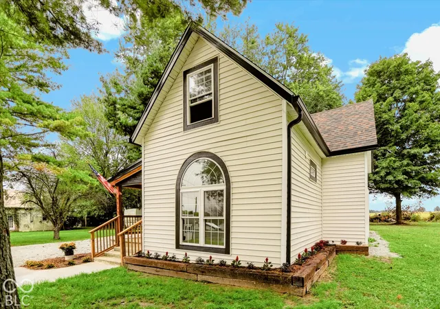 Photo 3 of Single family home for sale at 439 E County Rd 800 N, Greensburg, IN 47240 | MLS# 22121069 | Listing updated on 2026-10-02