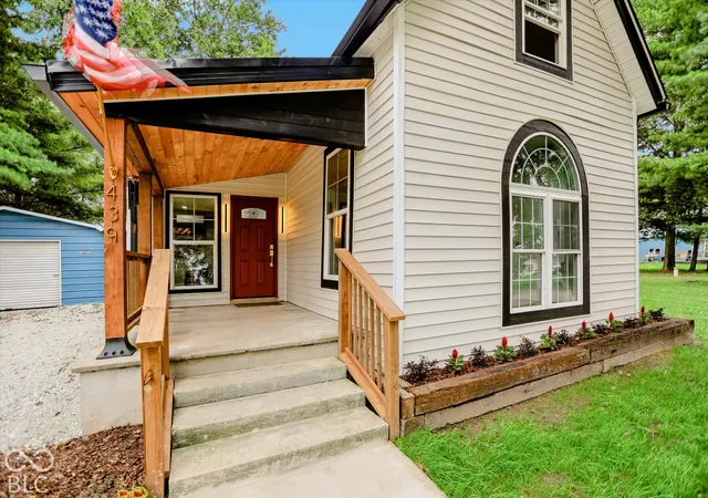 Photo 3 of Single family home for sale at 439 E County Rd 800 N, Greensburg, IN 47240 | MLS# 22121069 | Listing updated on 2026-10-02