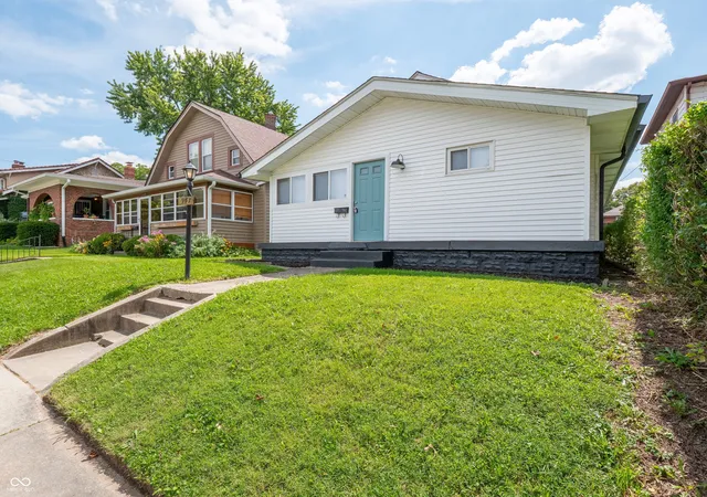 2nd image of 947 E Bradbury Ave, Indianapolis, IN 46203 | MLS# 22121072
