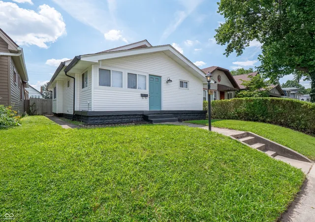 3rd image of 947 E Bradbury Ave, Indianapolis, IN 46203 | MLS# 22121072