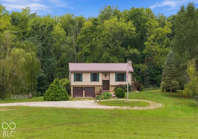Photo 3 of Single family home for sale at 3278 S County Rd 825 E, Fillmore, IN 46128 | MLS# 22121079 | Listing updated on 2026-09-29