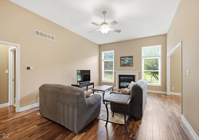 Photo 3 of Single family home for sale at 6055 Boulder Ct, Columbus, IN 47201 | MLS# 22121080 | Listing updated on 2026-10-05