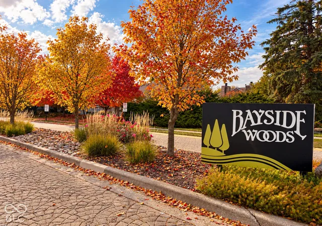 Photo 2 of Condo for sale at 6437 Bayside S Dr, Indianapolis, IN 46250 | MLS# 22121084 | Listing updated on 2026-10-30