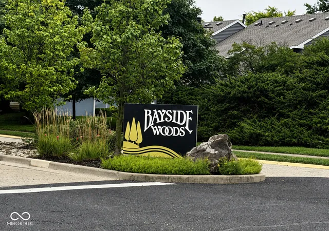 Photo 3 of Condo for sale at 6437 Bayside S Dr, Indianapolis, IN 46250 | MLS# 22121084 | Listing updated on 2026-10-30