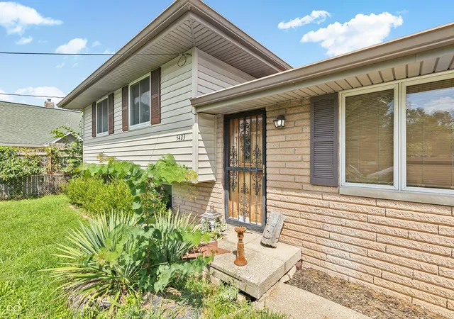 4th image of 5423 S Victoria Dr, Indianapolis, IN 46217 | MLS# 22121096