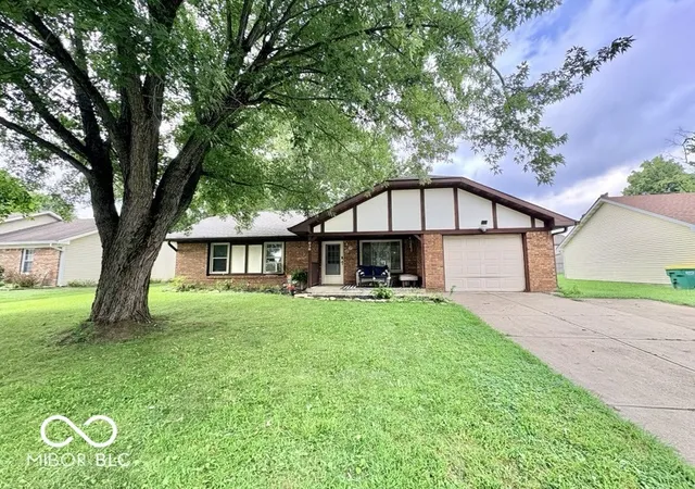 2nd image of 638 Hickory Dr, Danville, IN 46122 | MLS# 22121109