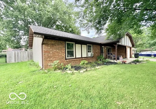 Photo 3 of Sale Pending at 638 Hickory Dr, Danville, IN 46122 | MLS# 22121109 | Listing updated on 2026-09-03