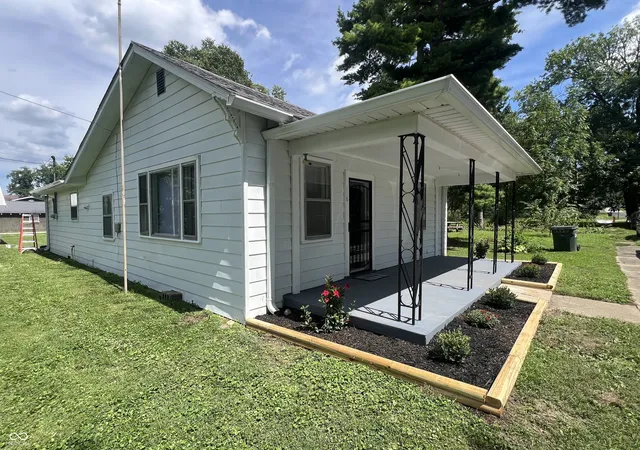 3rd image of 118 E Fletcher St, Morristown, IN 46161 | MLS# 22121117