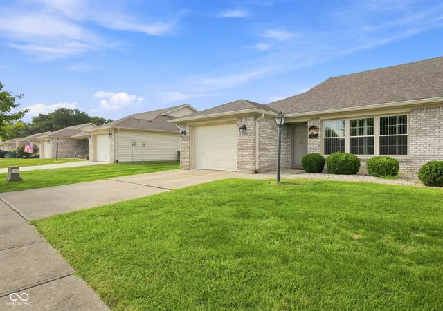2nd image of 1358 Swan Dr, Franklin, IN 46131 | MLS# 22121118