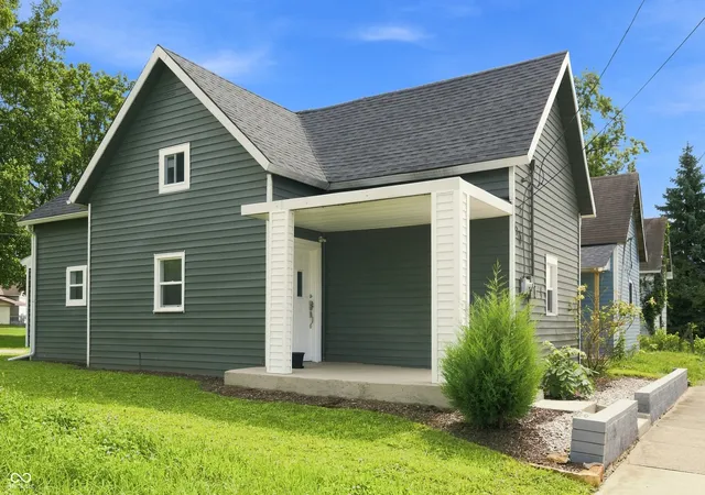 Photo 1 of Sale Pending at 1720 S Hoyt Ave, Muncie, IN 47302 | MLS# 22121120 | Listing updated on 2026-08-21
