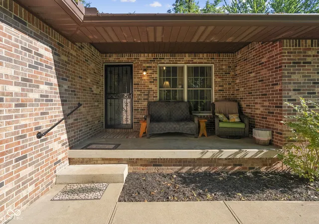 Photo 3 of Sale Pending at 9397 N Bradley Ln, Brazil, IN 47834 | MLS# 22121129 | Listing updated on 2026-10-20