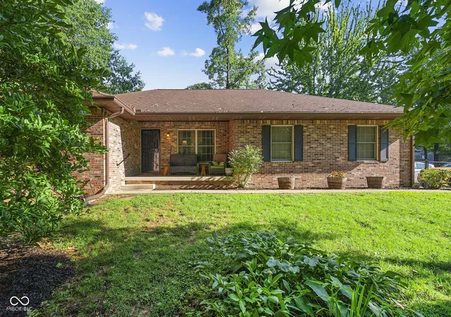 Photo 3 of Sale Pending at 9397 N Bradley Ln, Brazil, IN 47834 | MLS# 22121129 | Listing updated on 2026-10-20