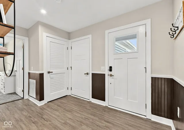 Photo 2 of Single family home for sale at 1239 Gunnison Dr, Greenfield, IN 46140 | MLS# 22121134 | Listing updated on 2026-10-20