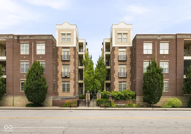 1st image of 450 E Ohio St #114, Indianapolis, IN 46204 | MLS# 22121137