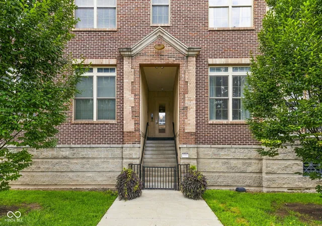 2nd image of 450 E Ohio St #114, Indianapolis, IN 46204 | MLS# 22121137