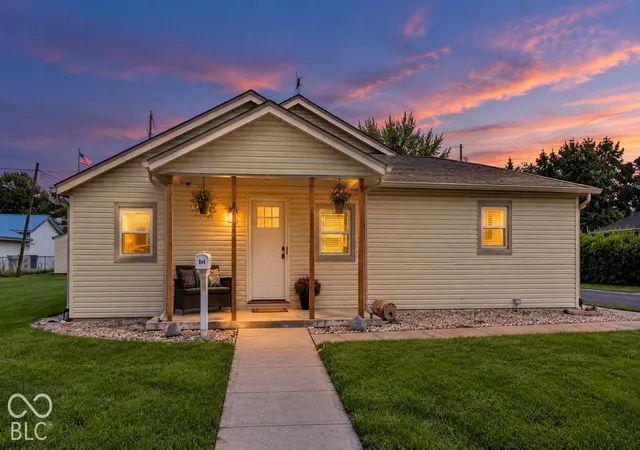 Photo 1 of Single family home for sale at 824 N George St, Rushville, IN 46173 | MLS# 22121148 | Listing updated on 2026-10-03