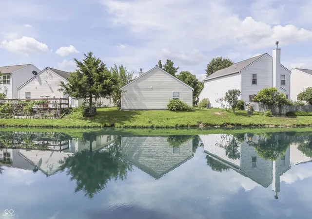 3rd image of 226 Gazebo Dr, Indianapolis, IN 46227 | MLS# 22121150