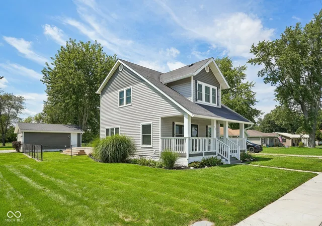 2nd image of 404 N Main St, Fillmore, IN 46128 | MLS# 22121151