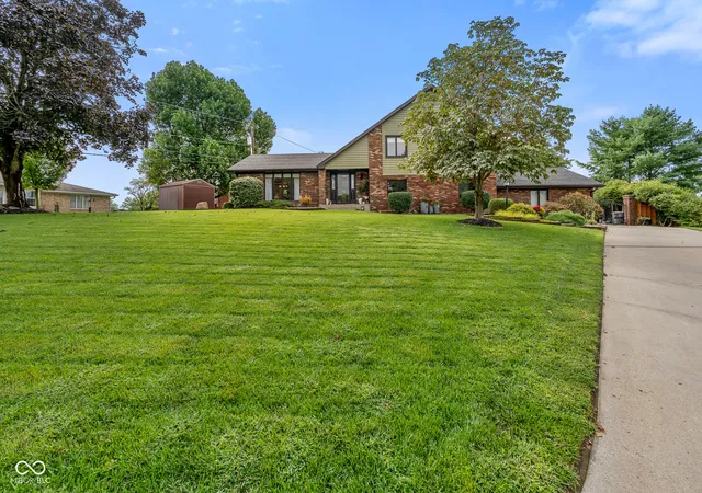 Photo 1 of Single family home for sale at 1411 Stadium Dr, Seymour, IN 47274 | MLS# 22121178 | Listing updated on 2026-10-07