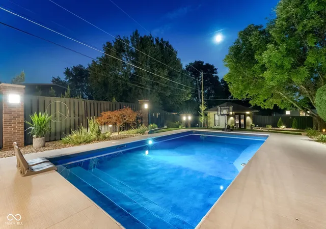 Photo 3 of Single family home for sale at 1411 Stadium Dr, Seymour, IN 47274 | MLS# 22121178 | Listing updated on 2026-09-22