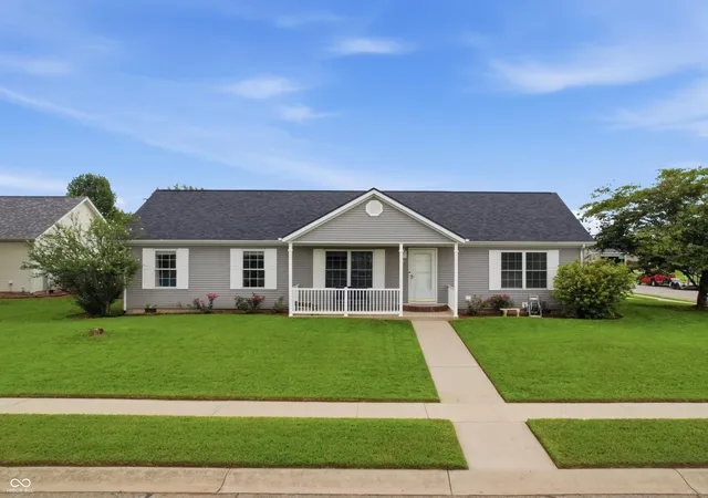 Photo 1 of Sale Pending at 1675 Pinion Ct, Columbus, IN 47201 | MLS# 22121182 | Listing updated on 2026-08-23