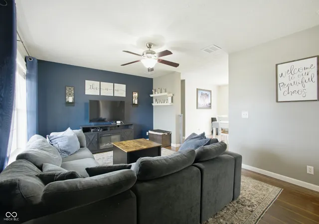 Photo 4 of Sale Pending at 1675 Pinion Ct, Columbus, IN 47201 | MLS# 22121182 | Listing updated on 2026-08-23