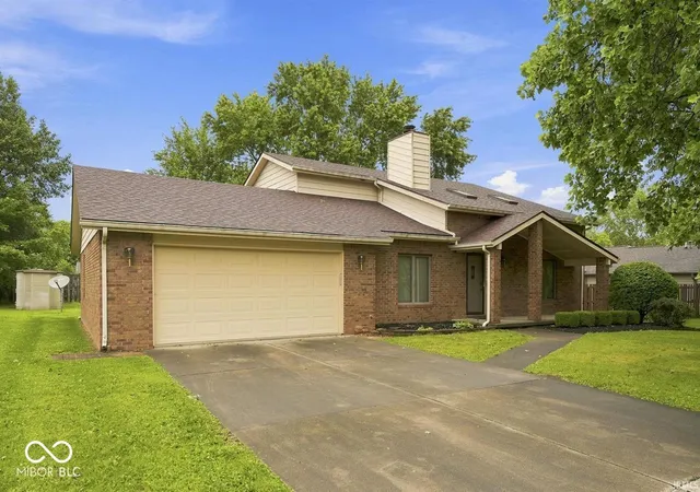 1st image of 4208 W Hummingbird Wy, Muncie, IN 47304 | MLS# 22121192
