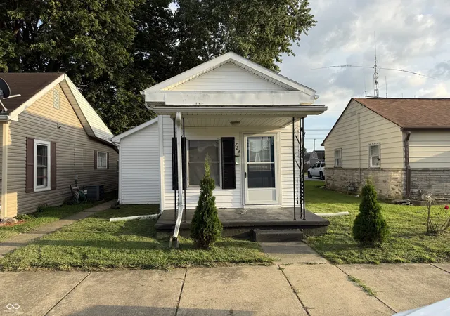 1st image of 723 1st St, Shelbyville, IN 46176 | MLS# 22121197