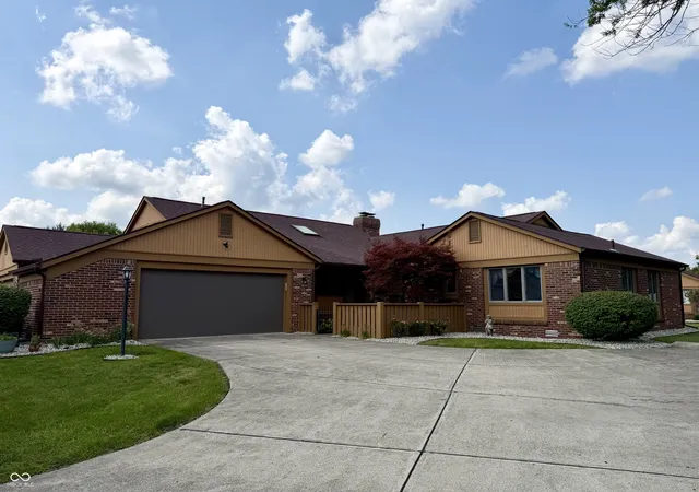 1st image of 1926 Saint James Pl, Anderson, IN 46012 | MLS# 22121199