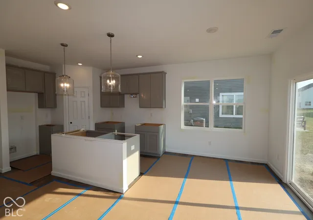 Photo 3 of Single family home for sale at 2307 Bear Oak Run, Shelbyville, IN 46176 | MLS# 22121205 | Listing updated on 2026-10-08