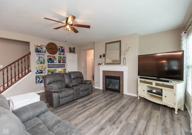 3rd image of 1637 Kilkenny Dr, Avon, IN 46123 | MLS# 22121208