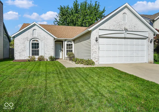 2nd image of 504 Cahill Ln, Indianapolis, IN 46214 | MLS# 22121221