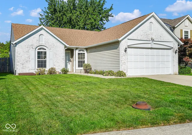 3rd image of 504 Cahill Ln, Indianapolis, IN 46214 | MLS# 22121221