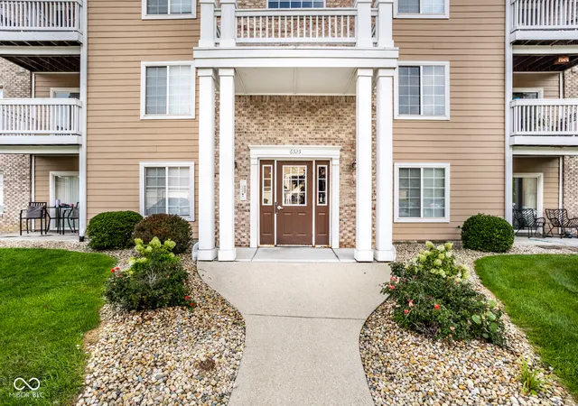 Photo 2 of Condo for sale at 6525 Emerald Hl Ct #205, Indianapolis, IN 46237 | MLS# 22121225 | Listing updated on 2026-08-24