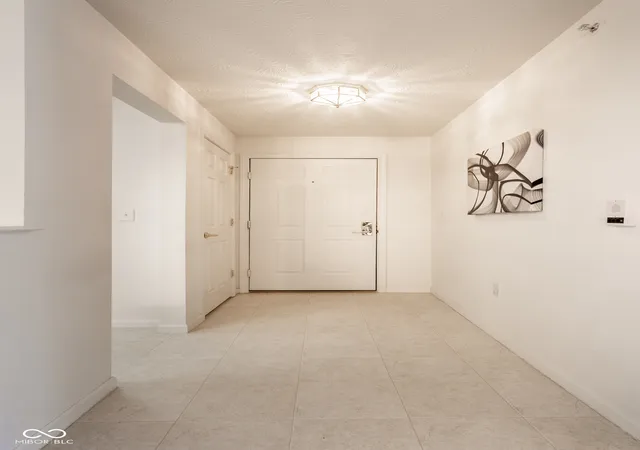 Photo 2 of Condo for sale at 6525 Emerald Hl Ct #205, Indianapolis, IN 46237 | MLS# 22121225 | Listing updated on 2026-08-24