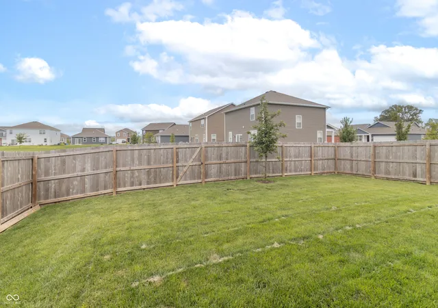 2nd image of 1852 Fairmount Dr, Greenfield, IN 46140 | MLS# 22121232